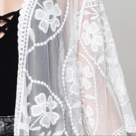 LAST ONE .....Boho Lace Kimono - Picture 2 of 5